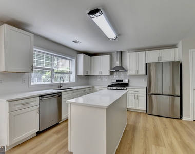 340 Waddington Trail - Photo Thumbnail 20