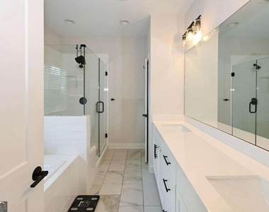 1860 Nw Commons Place - Photo Thumbnail 14