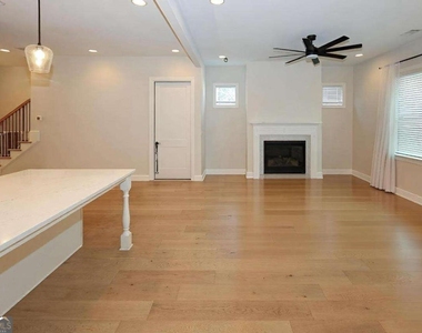 1860 Nw Commons Place - Photo Thumbnail 6
