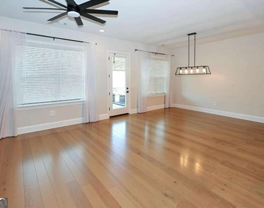 1860 Nw Commons Place - Photo Thumbnail 8