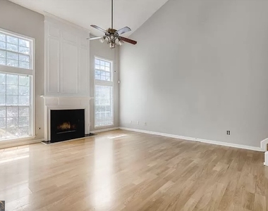 2005 Maple Ridge Court Nw - Photo Thumbnail 2