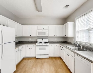 2005 Maple Ridge Court Nw - Photo Thumbnail 4