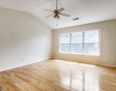 2005 Maple Ridge Court Nw - Photo Thumbnail 5