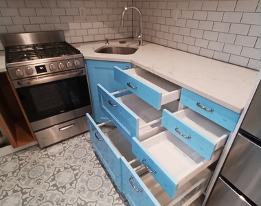 995 Hancock Street - Photo Thumbnail 2