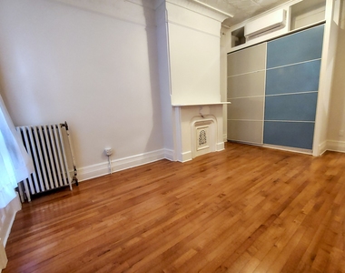 995 Hancock Street - Photo Thumbnail 4