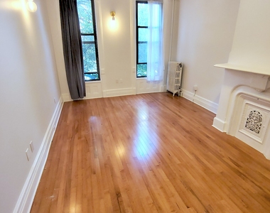 995 Hancock Street - Photo Thumbnail 3