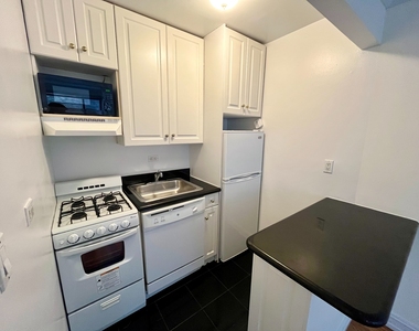 1661 York Avenue - Photo Thumbnail 1