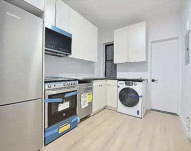 446 West 55th Street - Photo Thumbnail 2