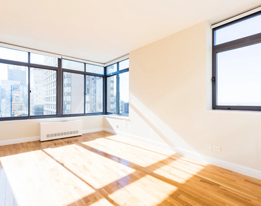 235 West 48th Street - Photo Thumbnail 6