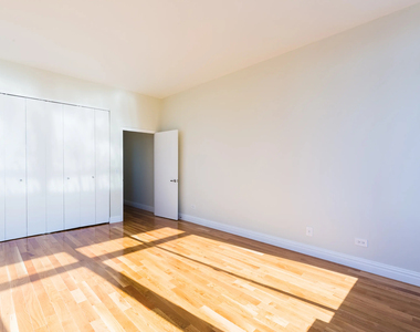 235 West 48th Street - Photo Thumbnail 8