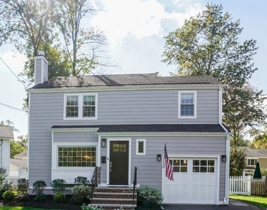 256 Woodland Ave - Photo Thumbnail 2