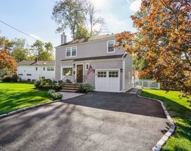 256 Woodland Ave - Photo Thumbnail 3