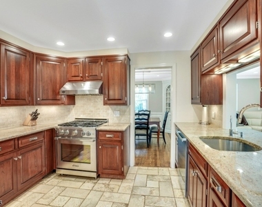 256 Woodland Ave - Photo Thumbnail 8