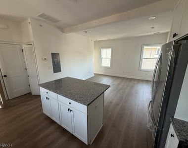 37 N Bridge St - Photo Thumbnail 1