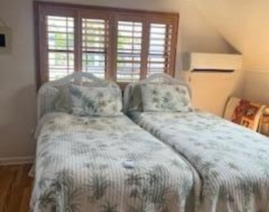 317 Pitney Avenue - Photo Thumbnail 8