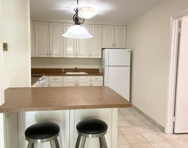 118 D Amberly Drive - Photo Thumbnail 3