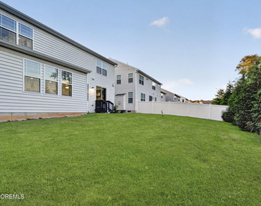 319 Tulip Court - Photo Thumbnail 37