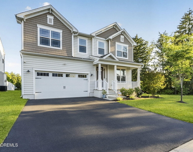 319 Tulip Court - Photo Thumbnail 3