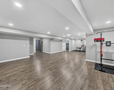 319 Tulip Court - Photo Thumbnail 31