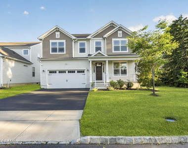319 Tulip Court - Photo Thumbnail 2