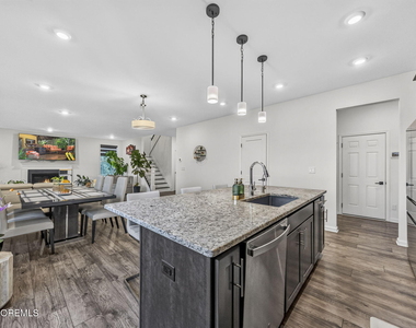 319 Tulip Court - Photo Thumbnail 18