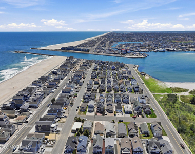 565 Trout Avenue - Photo Thumbnail 2