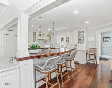 565 Trout Avenue - Photo Thumbnail 7