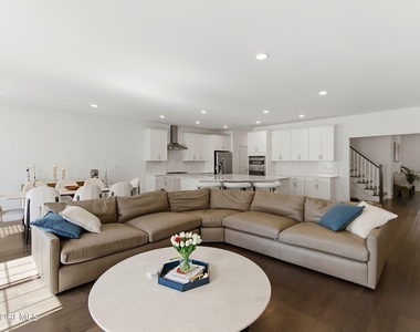 1402 Journey Avenue - Photo Thumbnail 4