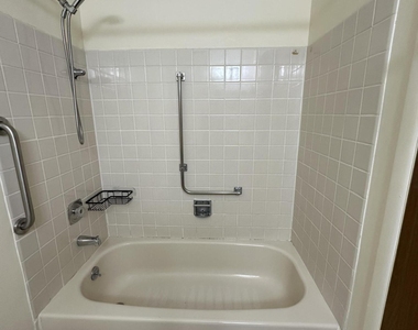 2 Fallbrook Street - Photo Thumbnail 13