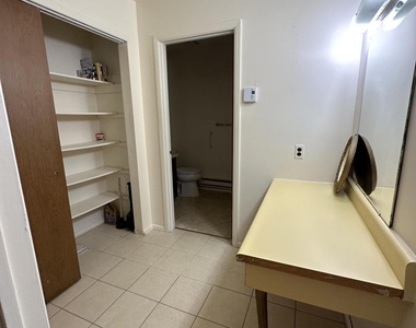2 Fallbrook Street - Photo Thumbnail 12
