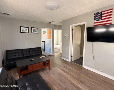 1710 B Street - Photo Thumbnail 3