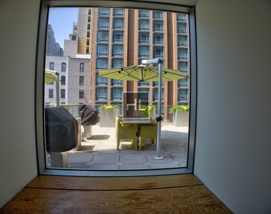 Spruce Street - Photo Thumbnail 2