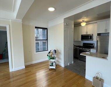 West 79 Street - Photo Thumbnail 1