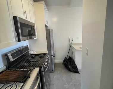 West 79 Street - Photo Thumbnail 2