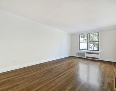 West 16 Street - Photo Thumbnail 2