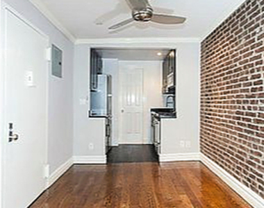 West 53 Street - Photo Thumbnail 4