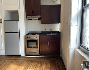Tiemann Place - Photo Thumbnail 3