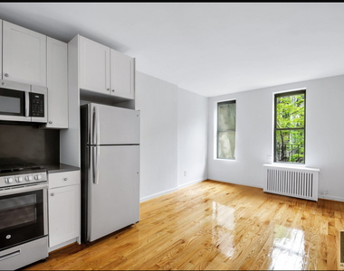 West 49 Street - Photo Thumbnail 1