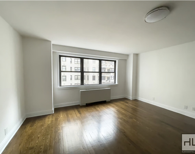East 89th Street - Photo Thumbnail 3