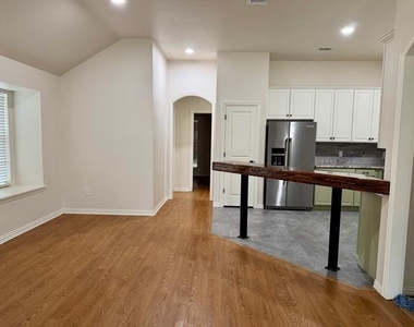 1001 Roberts Bend - Photo Thumbnail 11