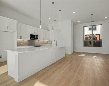 2524 Havenhurst Street - Photo Thumbnail 8