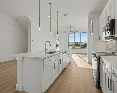 2524 Havenhurst Street - Photo Thumbnail 6