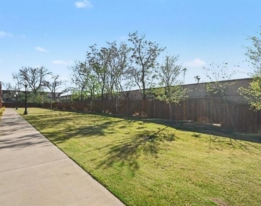 2524 Havenhurst Street - Photo Thumbnail 28