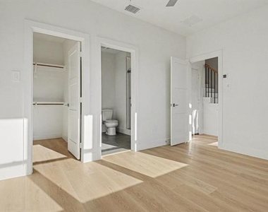 2524 Havenhurst Street - Photo Thumbnail 16