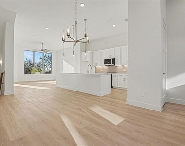 2524 Havenhurst Street - Photo Thumbnail 4
