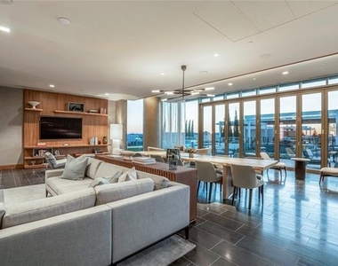 7901 Windrose Avenue - Photo Thumbnail 17
