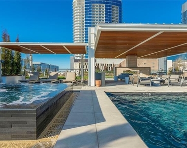 7901 Windrose Avenue - Photo Thumbnail 10