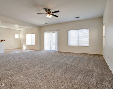 9928 W Chipman Road - Photo Thumbnail 4