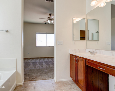 9928 W Chipman Road - Photo Thumbnail 27