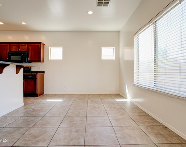9928 W Chipman Road - Photo Thumbnail 9